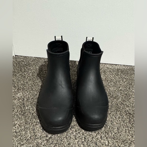 UGG Black Ankle Rain Boots (7) - Picture 4 of 9